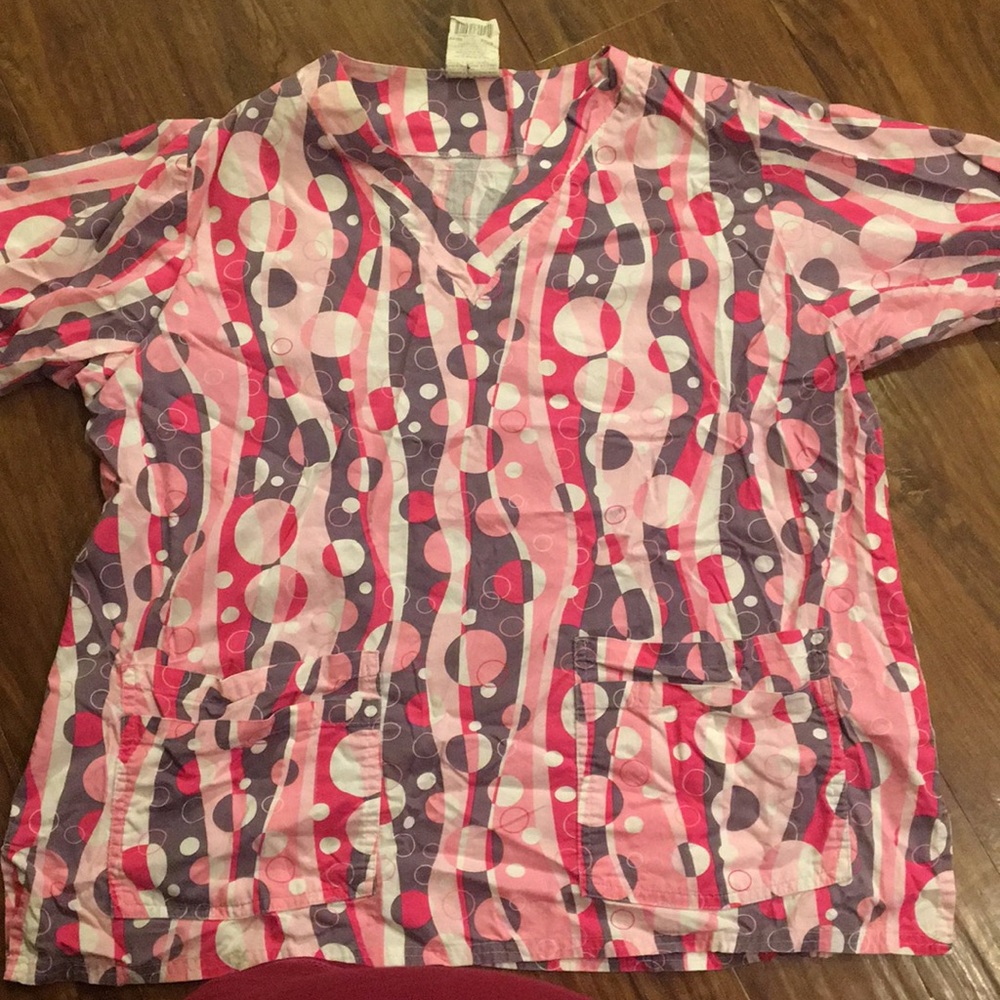 Women’s Cottonality Scrub Top. Size Large.